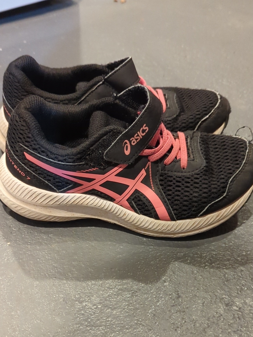 ASICS Kids Black and Pink Lace & Hook Athletic Sneakers 1